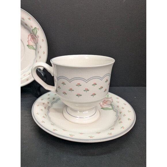 Sango Rose Chintz 3793 1 Footed Teacup and 2 Saucers by Suzanne Evans - Picture 5 of 9
